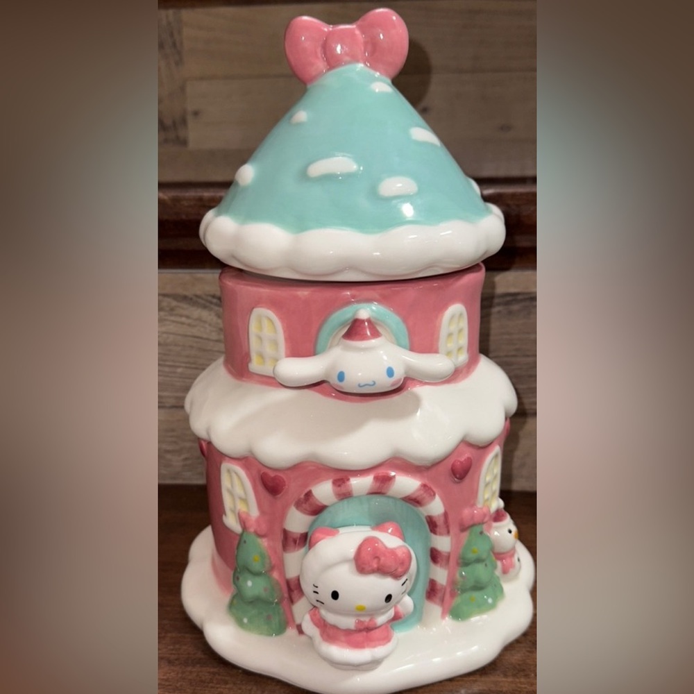 🥰 Hello Kitty And Friends Cinnamon Roll Christmas Cookie Jar Pink RARE Blue Sky